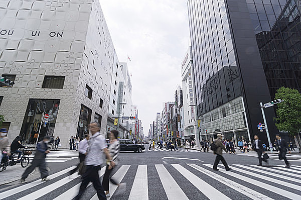 外国人旅行者の姿が目立つ、変貌し続ける銀座