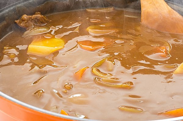 風邪予防には、スパイシーなカレーを食べよう！　冬カレーが体にいい理由とは