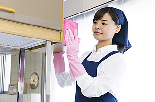 重曹を使って大掃除。チョイ足し “アロマ” で、いい香り !!
