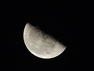 神様を身近に感じる明日1月2日は「二十三夜」です。月が三つに見える「三体月」の伝承とは──