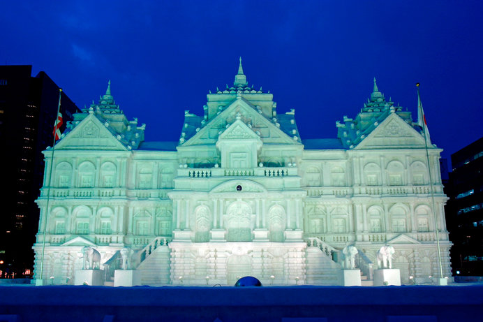 タイの宮殿を再現した第58回の大雪像