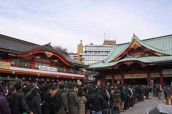   参拝客が列をなす正月三が日の神田明神