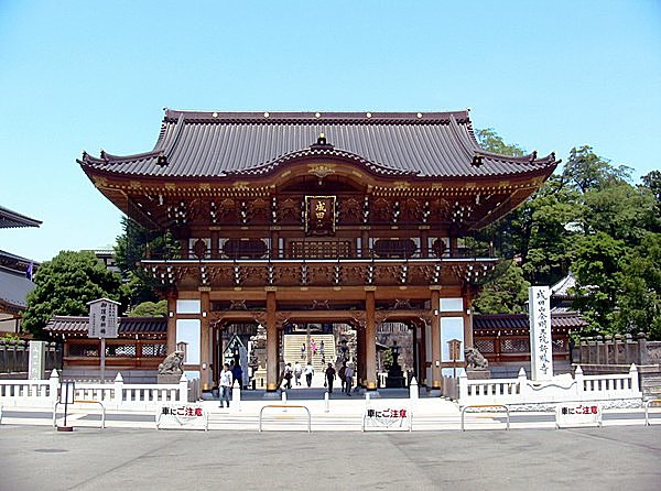 全国有数の初詣スポット成田山新勝寺。巨大寺院の謎と秘密に迫る!