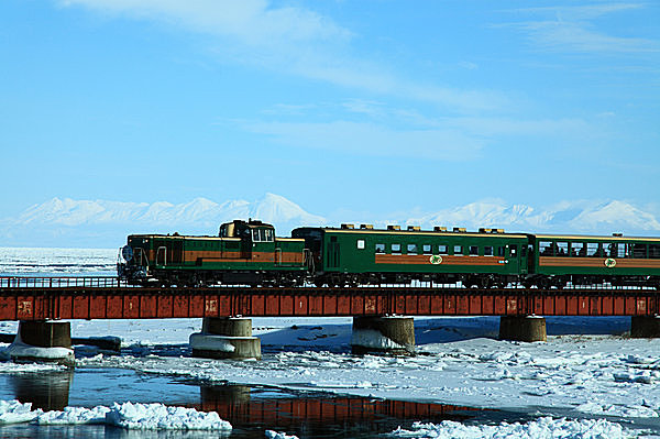 「流氷ノロッコ号」 が今季で最後 !?　人気の観光列車なのに…。
